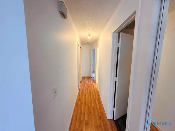 Oregon, OH 43616,6022 James RD