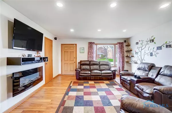 Oregon, OH 43616,1361 Eastmeadow DR