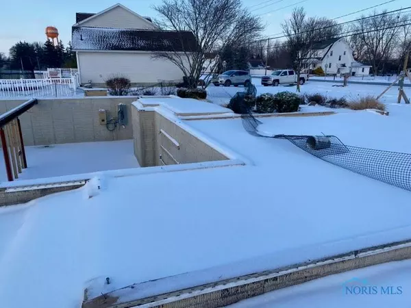 Gibsonburg, OH 43431,608 S Main ST