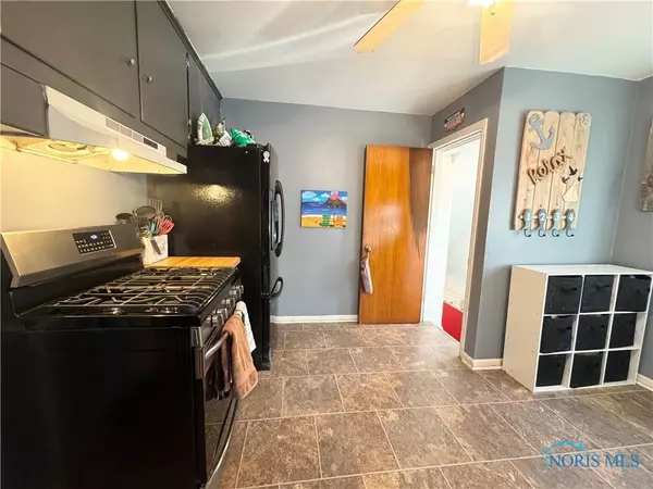 Oregon, OH 43616,2473 Eastmoreland DR