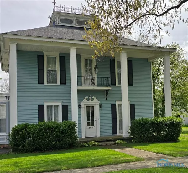 306 E Maple ST, Liberty Center, OH 43532
