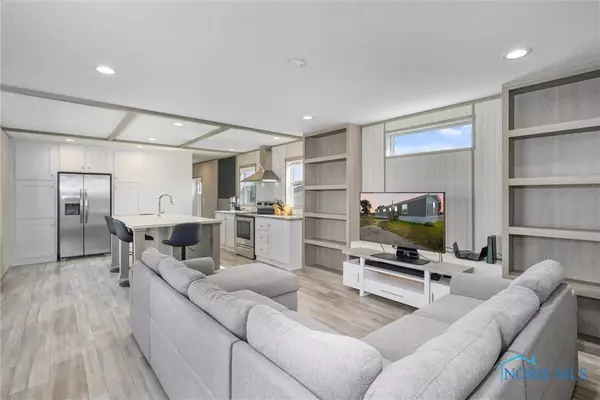 Perrysburg, OH 43551,27696 Oregon RD