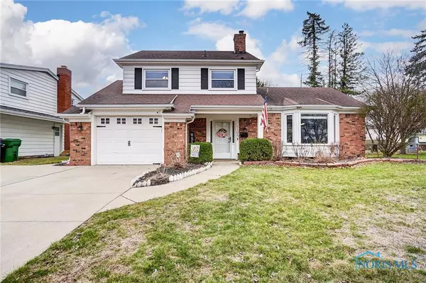 1105 Farmington RD, Maumee, OH 43537