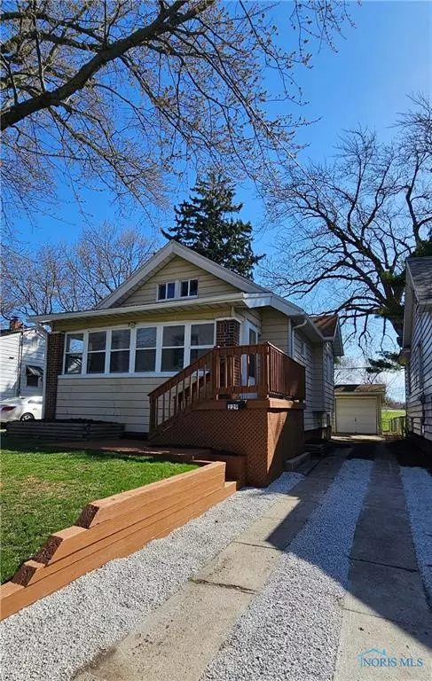 229 Van Buren AVE, Oregon, OH 43616