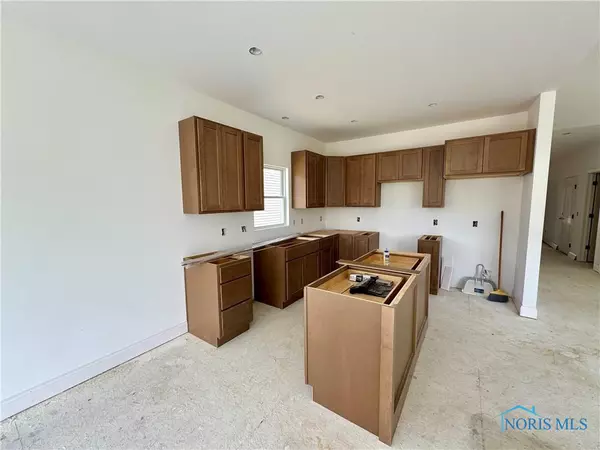 Oregon, OH 43616,5022 Easton DR