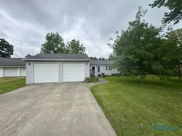 224 Beach ST, Northwood, OH 43619