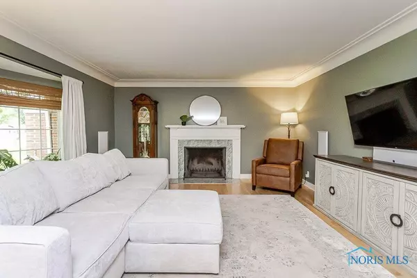 Sylvania, OH 43560,5902 Winding WAY