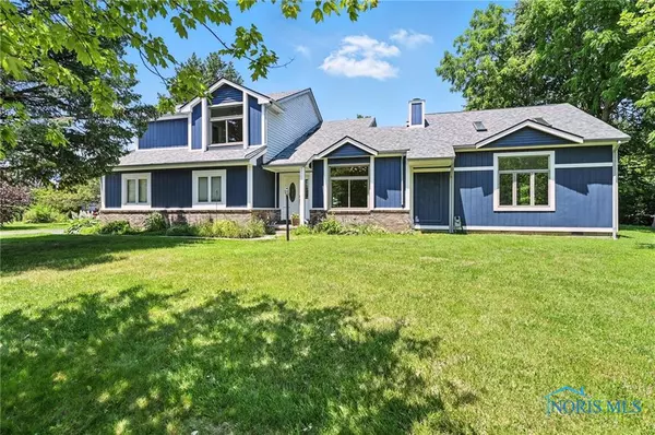 7902 Dunhill DR, Sylvania, OH 43560