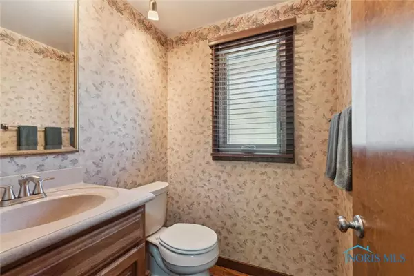 Holland, OH 43528,6666 Inglewood RD