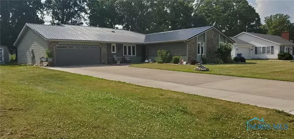 121 Scott DR,  Bryan,  OH 43506