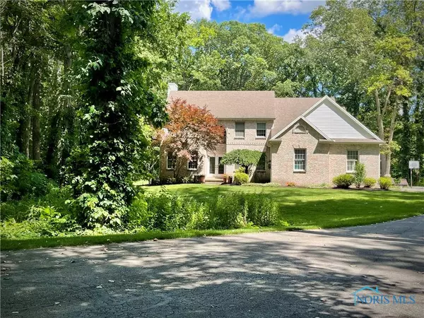 7435 Pilliod RD, Holland, OH 43528