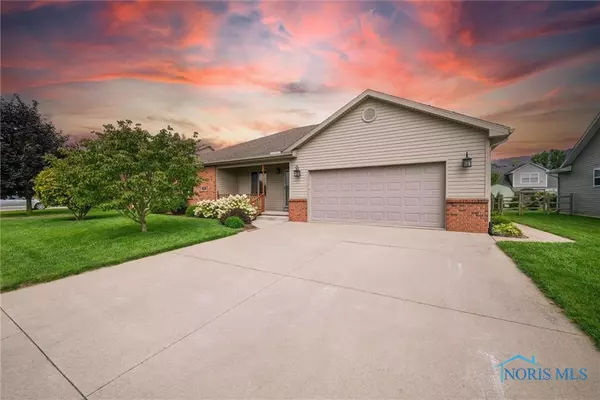 106 Redbud DR, Swanton, OH 43558