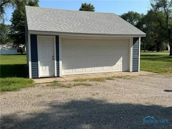 Holland, OH 43528,7944 Hill AVE