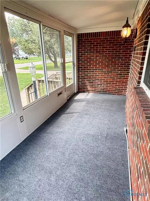 Toledo, OH 43613,2410 Newport AVE