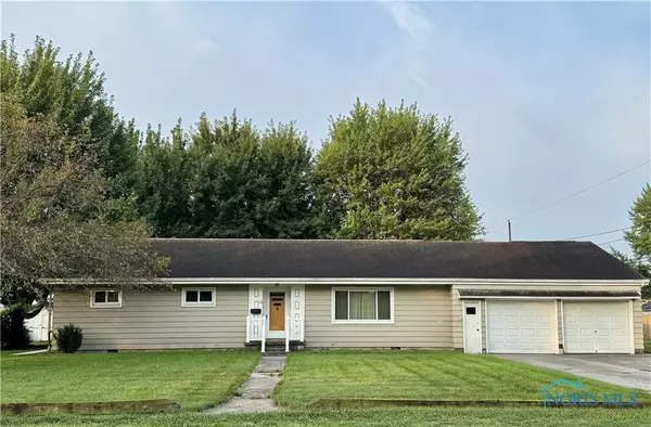 324 E North ST, Deshler, OH 43516