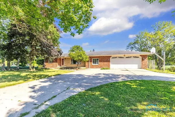10904 Sylvania Metamora RD, Berkey, OH 43504