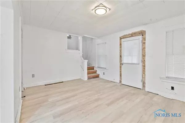 Toledo, OH 43613,2056 Fairfax RD