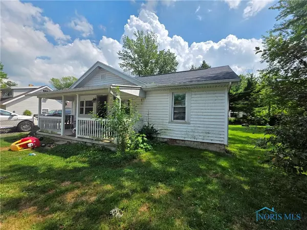 3219 Elyria DR, Vermillion, OH 44089