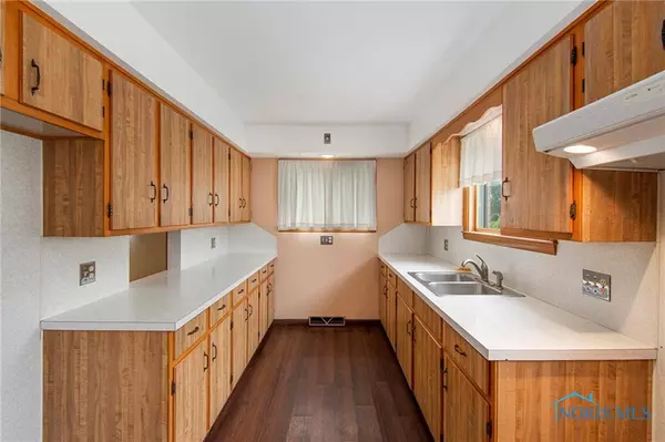 Toledo, OH 43611,2909 111th ST