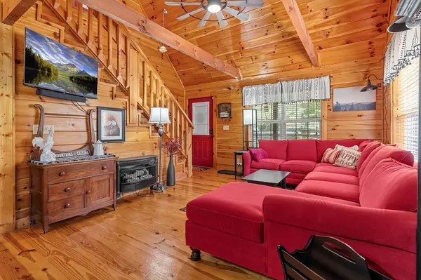 Galax, VA 24333,296 Live Oak Ln