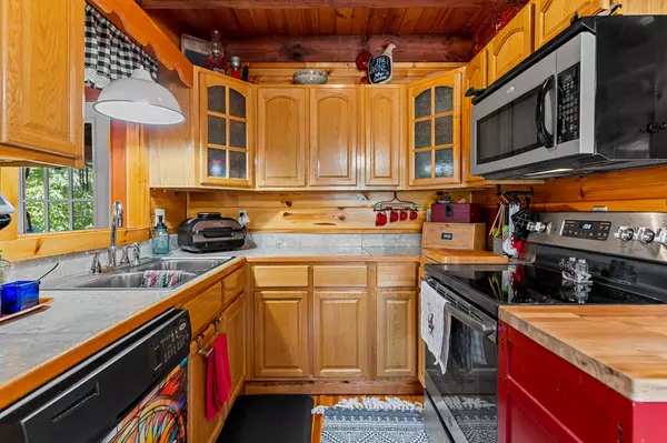 Galax, VA 24333,296 Live Oak Ln