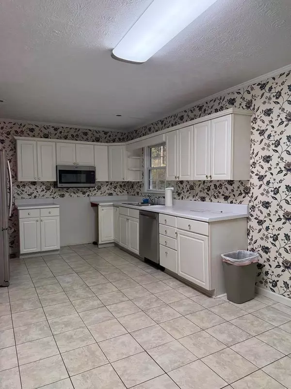 Grundy, VA 24614,2929 Slate Creek Rd