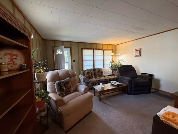 Paris, TN 38242,308 Sandra Street