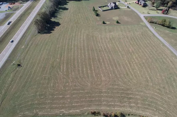 Paris, TN 38242,0 Barrington Ln