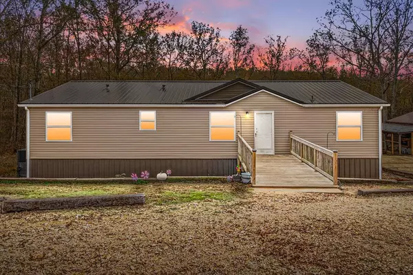 Big Sandy, TN 38221,197 Old Homestead Rd