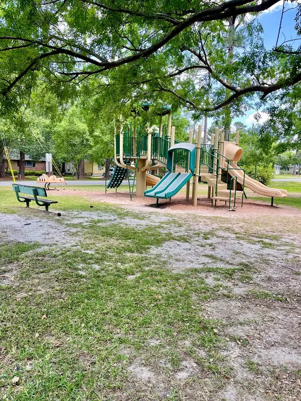 Hahira, GA 31632,604 E Lawson St