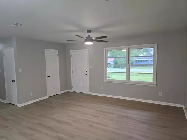 Valdosta, GA 31602,2320 N BARACK OBAMA BLVD