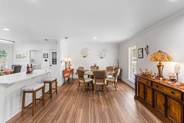 Valdosta, GA 31602,2210 Lakeshore Cir