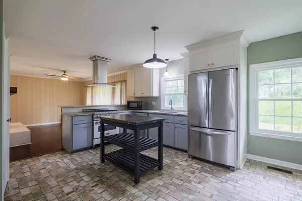 Hahira, GA 31632,500 S Nelson