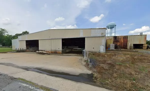 Adel, GA 31620,314 N Maple St