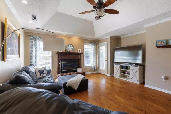 Valdosta, GA 31602,1002 Charleston Place