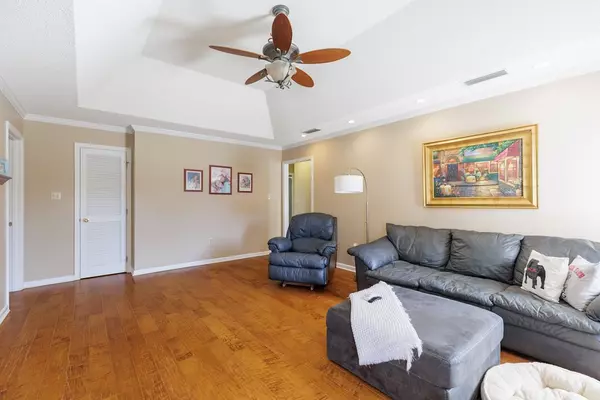 Valdosta, GA 31602,1002 Charleston Place