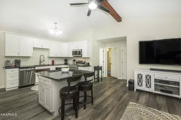 Lenoir City, TN 37771,873 Anchor DR