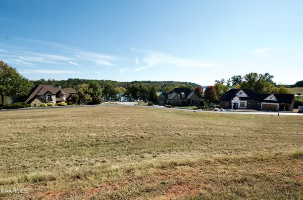 110 Starling DR, Vonore, TN 37885