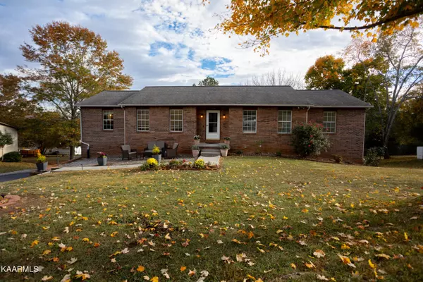 1190 Crooked Oak DR, Lenoir City, TN 37771