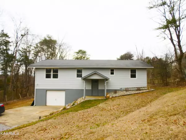 215 Bowers CIR, Friendsville, TN 37737