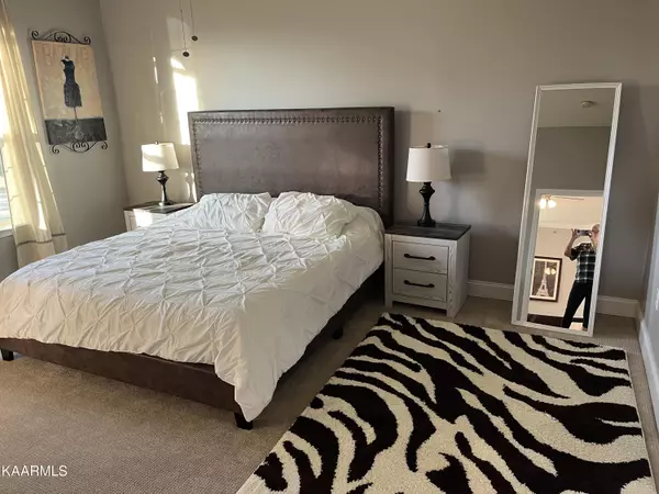 Vonore, TN 37885,565 Rarity Bay Pkwy