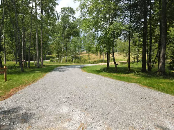 333 Hughes Hollow Rd, Philadelphia, TN 37846