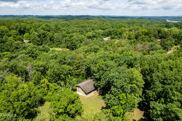 Vonore, TN 37885,114 Bear Cub Rd