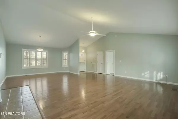 Vonore, TN 37885,131 Country Way Rd