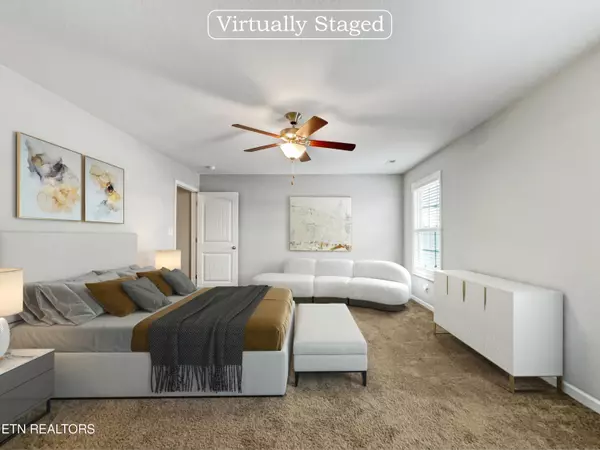 Knoxville, TN 37920,814 Donahue LN