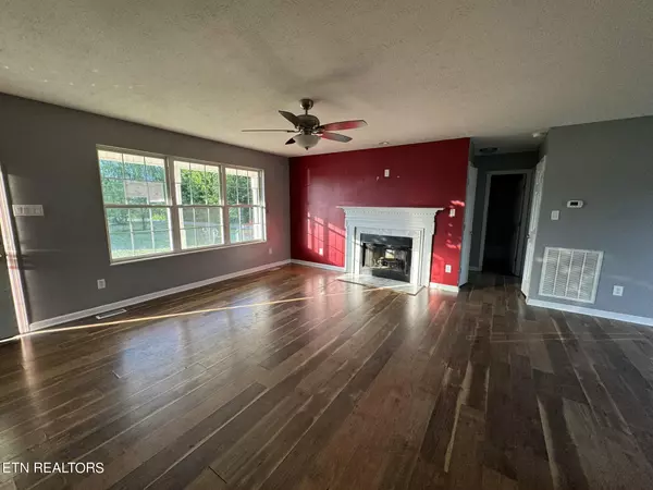 Greenback, TN 37742,5846 Old Niles Ferry PIKE