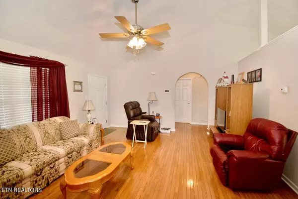 Friendsville, TN 37737,837 Alley DR