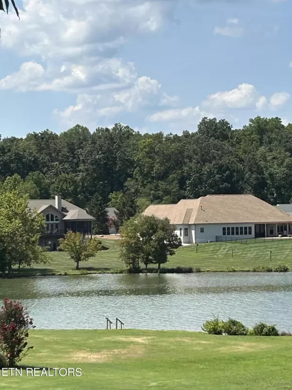 Vonore, TN 37885,180 Hiwonihi Tr