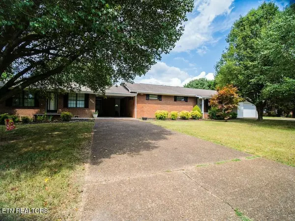 401 405 E Hardin LN, Sevierville, TN 37862