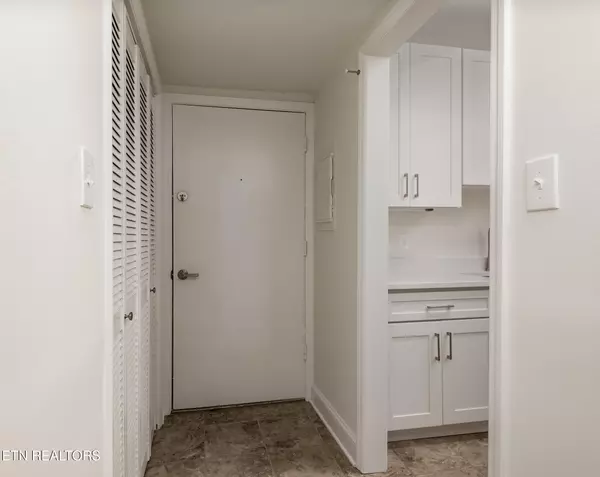 Knoxville, TN 37919,5709 Lyons View Pike PIKE